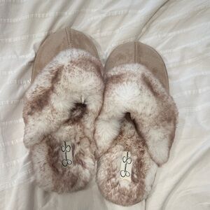 Jessica Simpson Plush Tan and Cream Slippers